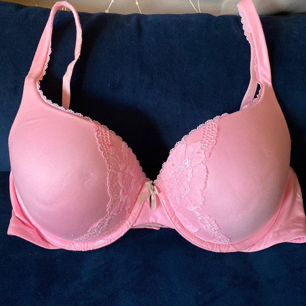 Victoria’s Secret 36D bra